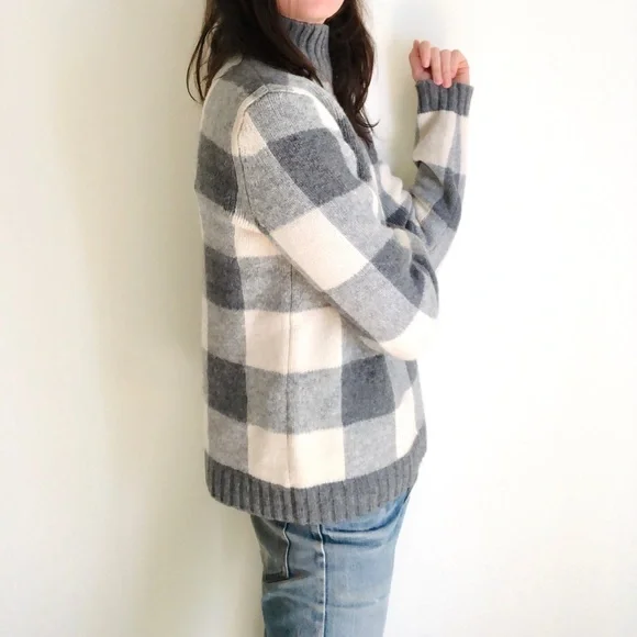 100% lambswool gray gingham sweater - Picture 9 of 14
